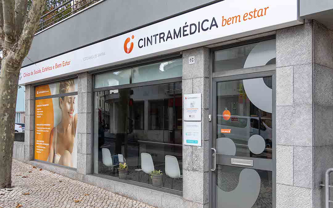 fachada clínica estefânia de Sintra: Bem- Estar. Saúde, beleza e Implantologia dentária 