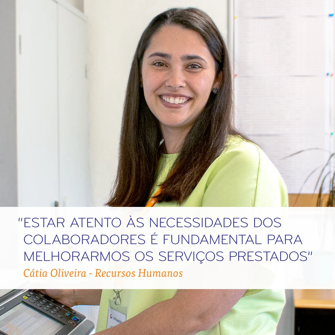 Profissional de Recursos Humanos da Cintramédica a desempenhar funções administrativas