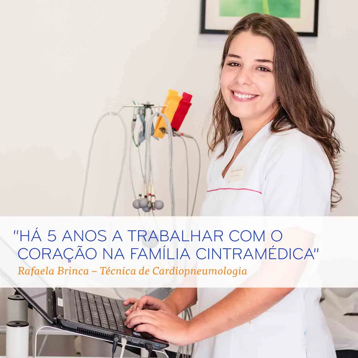 Técnica de cardiopneumologia Rafaela Brinca a realizar exame cardíaco na Cintramédica